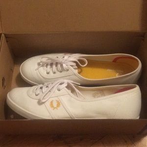 fred perry aubrey white